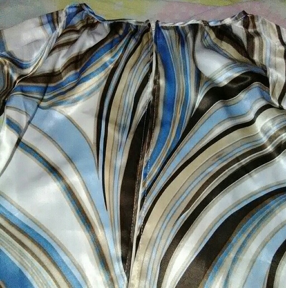 Dimples Satin Bell sleeve Tunic - Picture 7 of 8